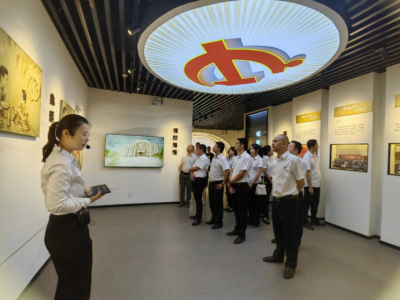 市秦巴農(nóng)擔公司開展“學習黨規(guī)黨紀、筑牢廉潔底線”黨紀學習主題黨日活動
